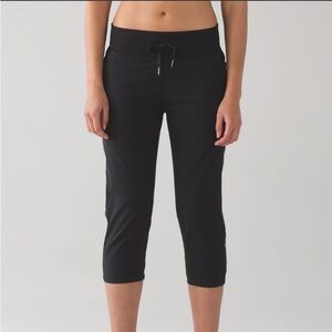 L5-🍋Lululemon🍋 dance studio crops. Black